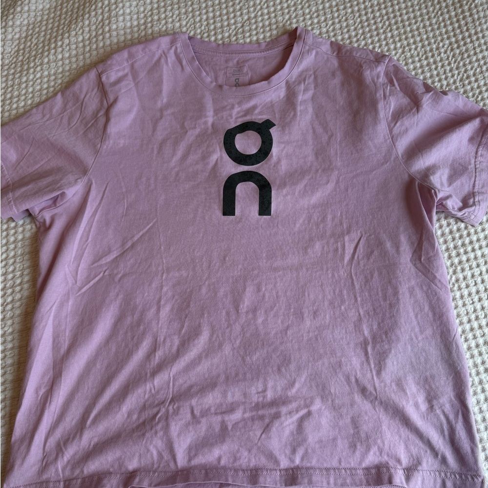 On Running Lilac Logo Crew Tee